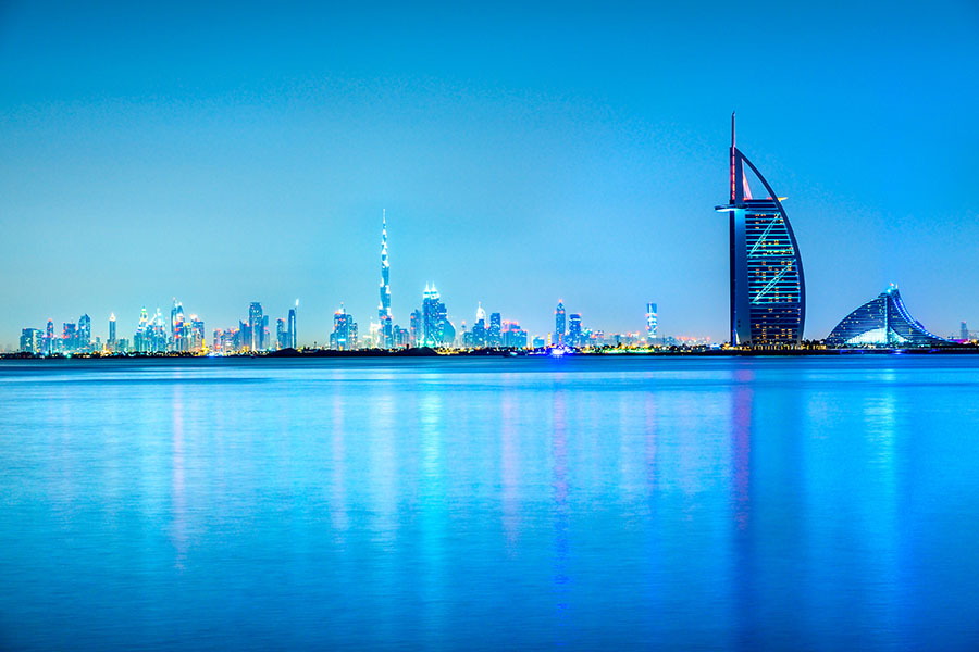 Gaze up at the breath-taking skyline of Dubai | Travel Nation