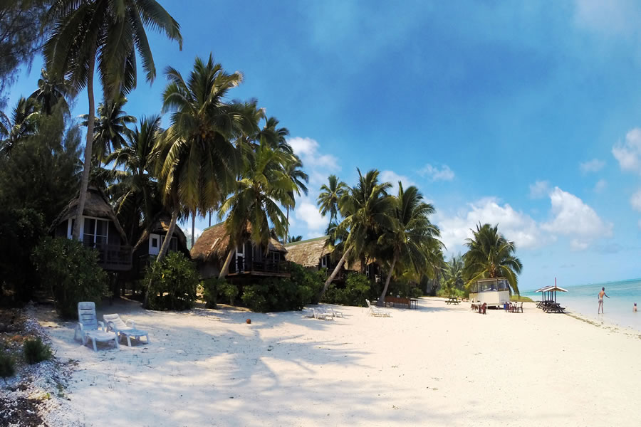 Paradise Cove Aitutaki - beachfront lodges