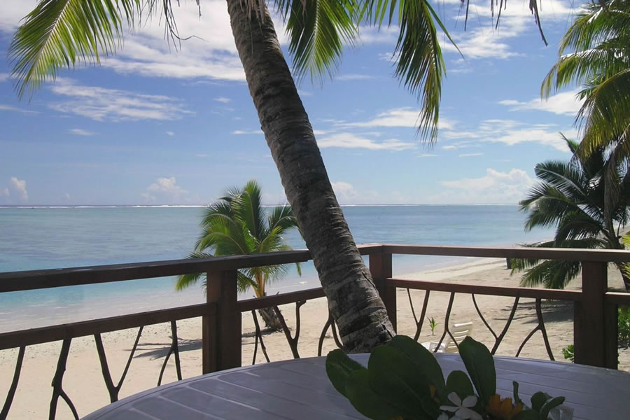 Paradise Cove Aitutaki - dining on the balcony
